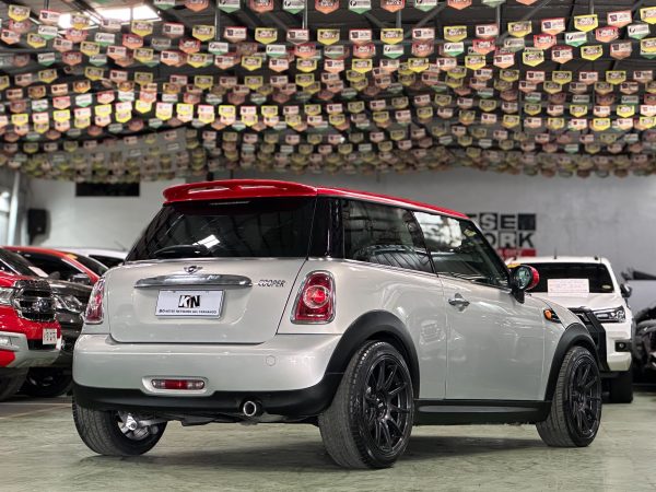 2011 MINI COOPER BASE 1.6L Turbo A/T - Image 7