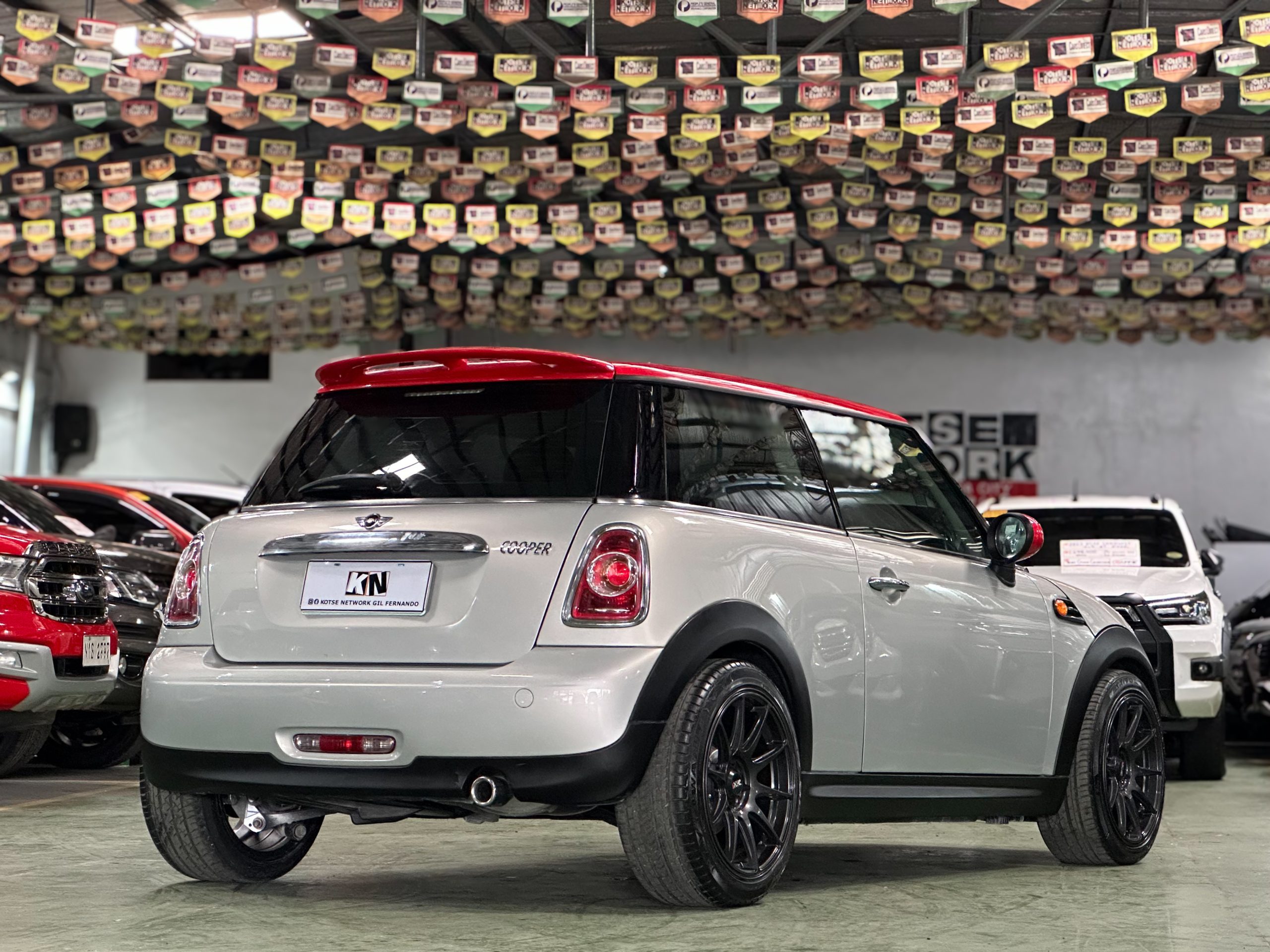 2011 MINI COOPER BASE 1.6L Turbo A/T - Image 7