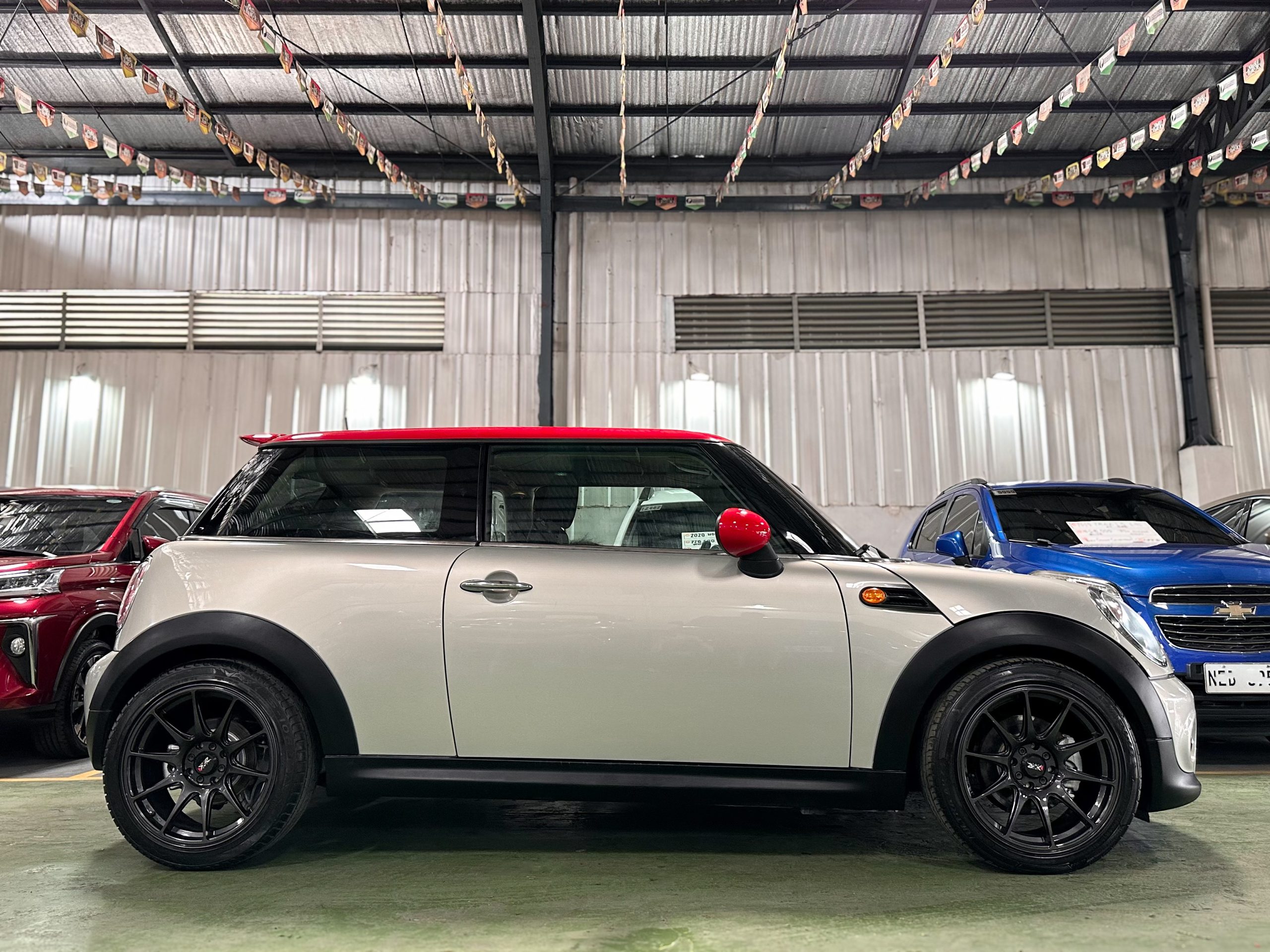 2011 MINI COOPER BASE 1.6L Turbo A/T - Image 8