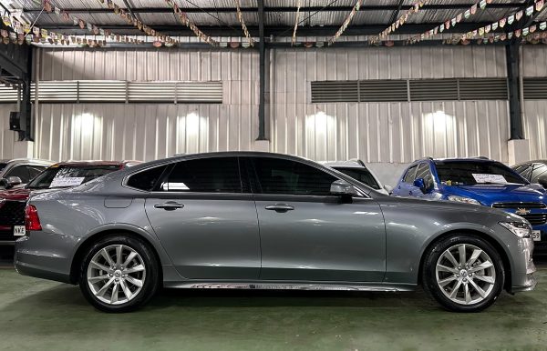 2021 Volvo S90 2.0L Twin-Turbo Diesel A/T - Image 8