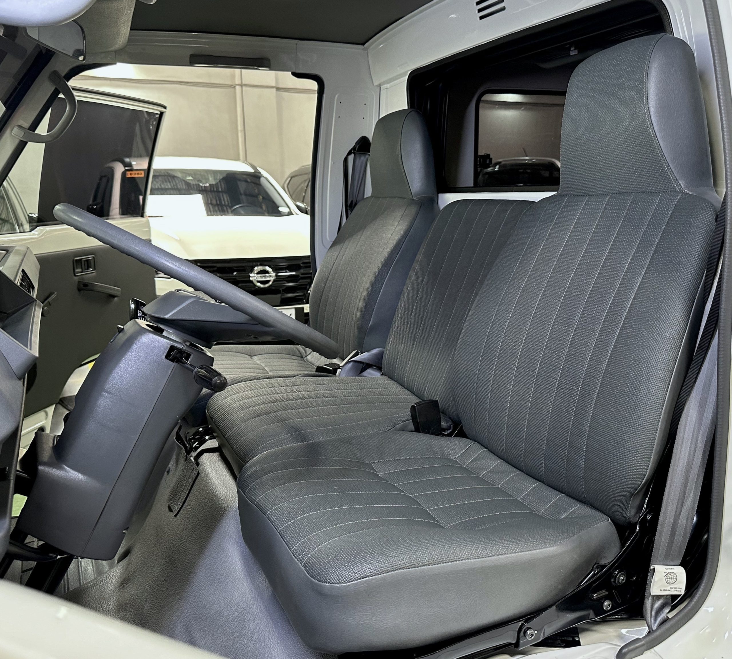 2024 Mitsubishi L300 FB Dual A/C 2.2L Euro 4 M/T Diesel - Image 9