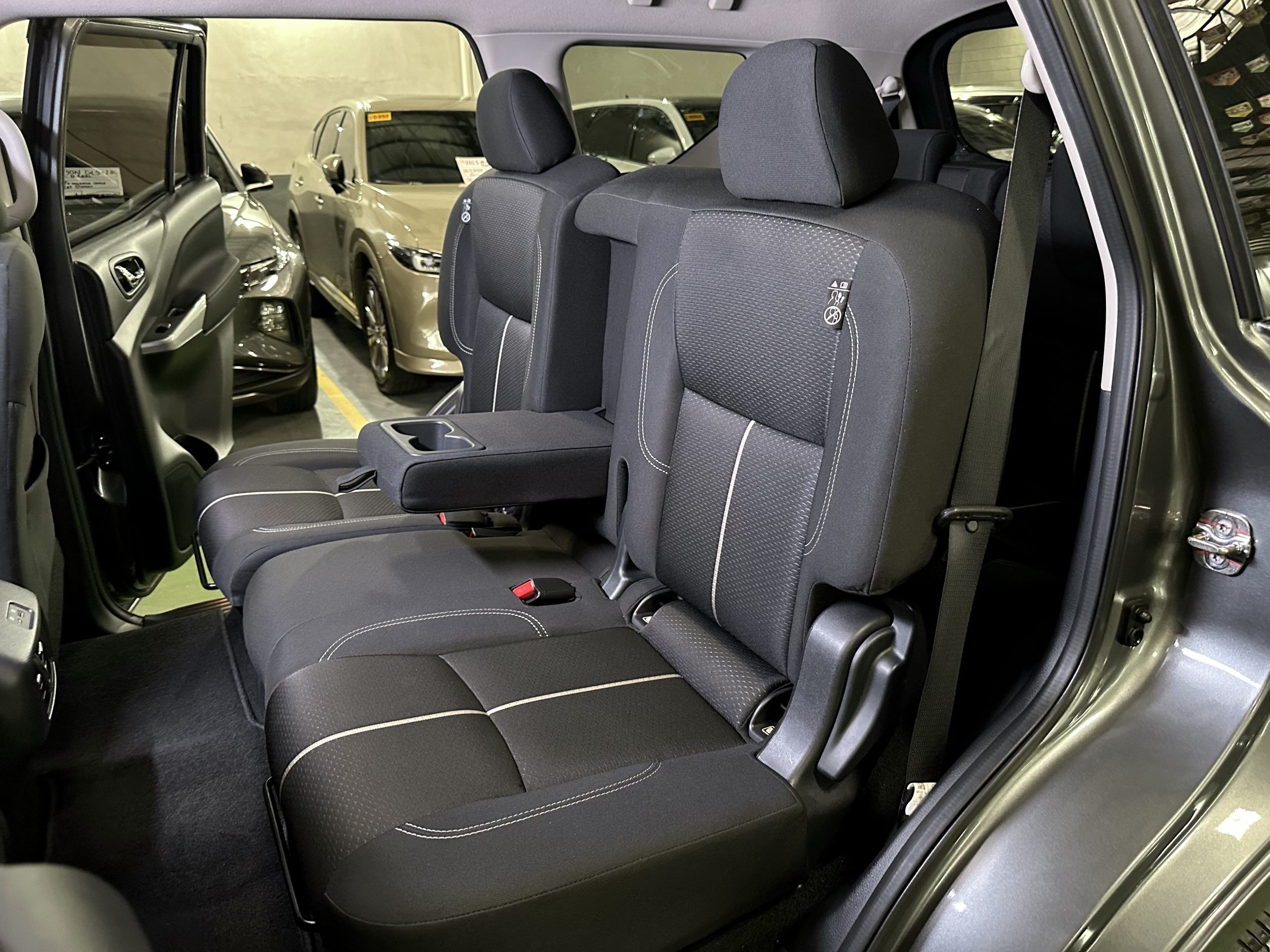 2024 Nissan Terra VE 2.5L Diesel A/T - Image 11