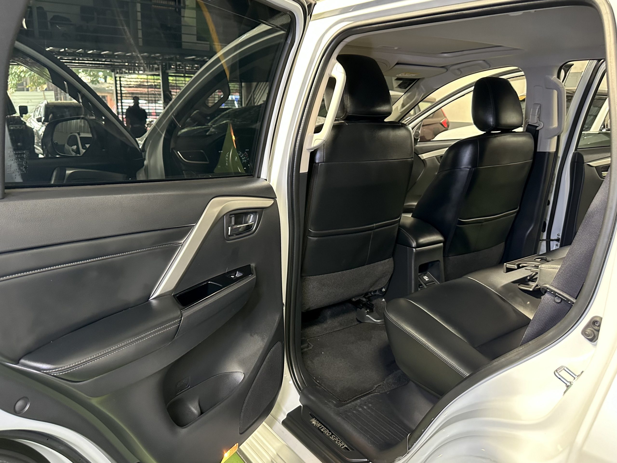 2023 Mitsubishi Montero GT 4X4 2.4L Diesel A/T - Image 13