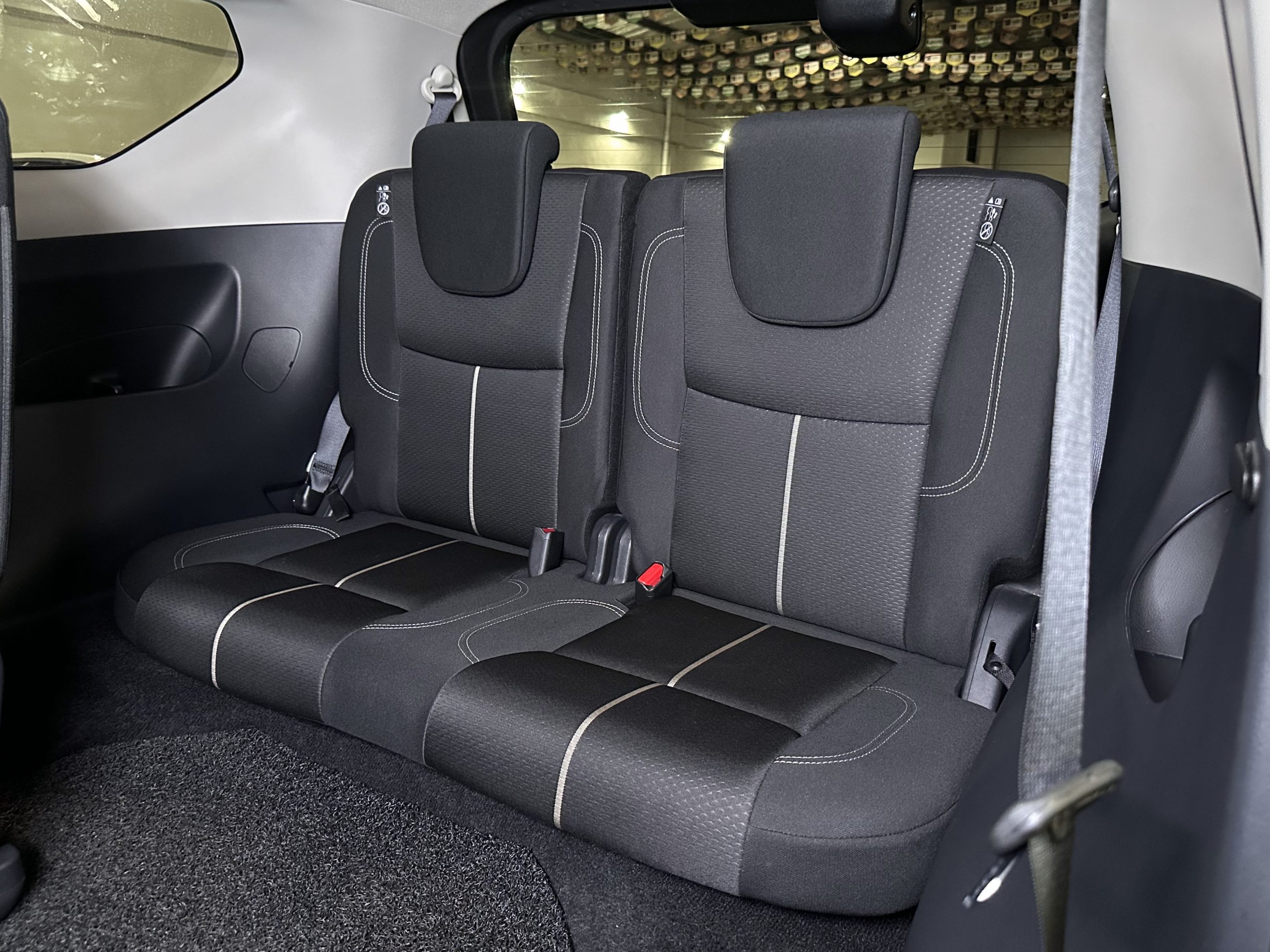 2024 Nissan Terra VE 2.5L Diesel A/T - Image 13