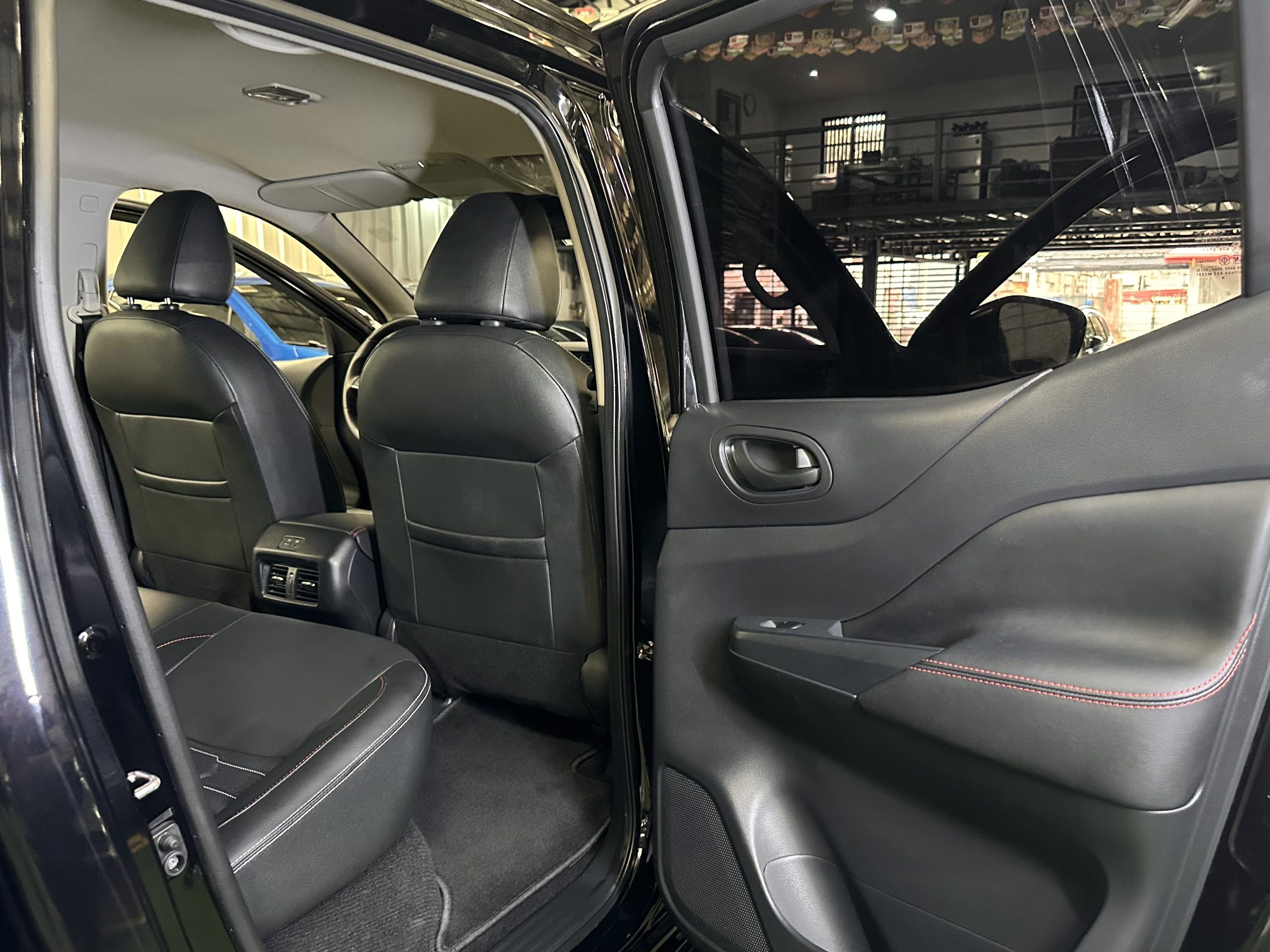 2025 Nissan Navara Pro 4X 4X4 2.5L Diesel A/T - Image 14