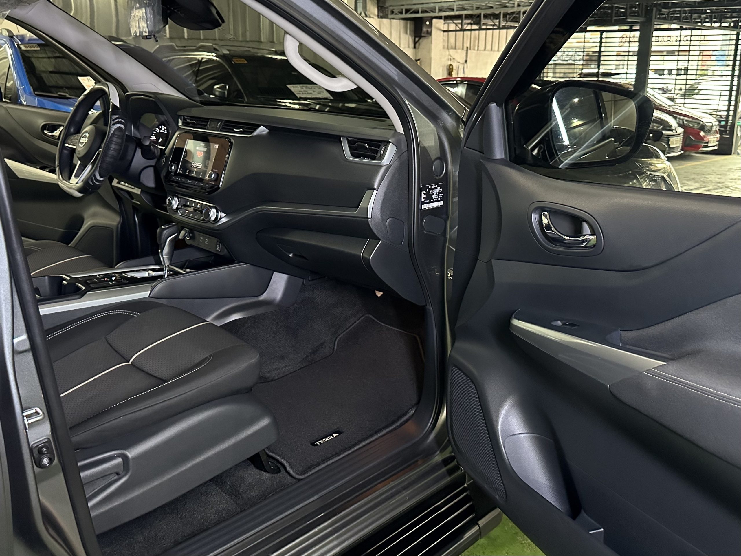 2024 Nissan Terra VE 2.5L Diesel A/T - Image 14