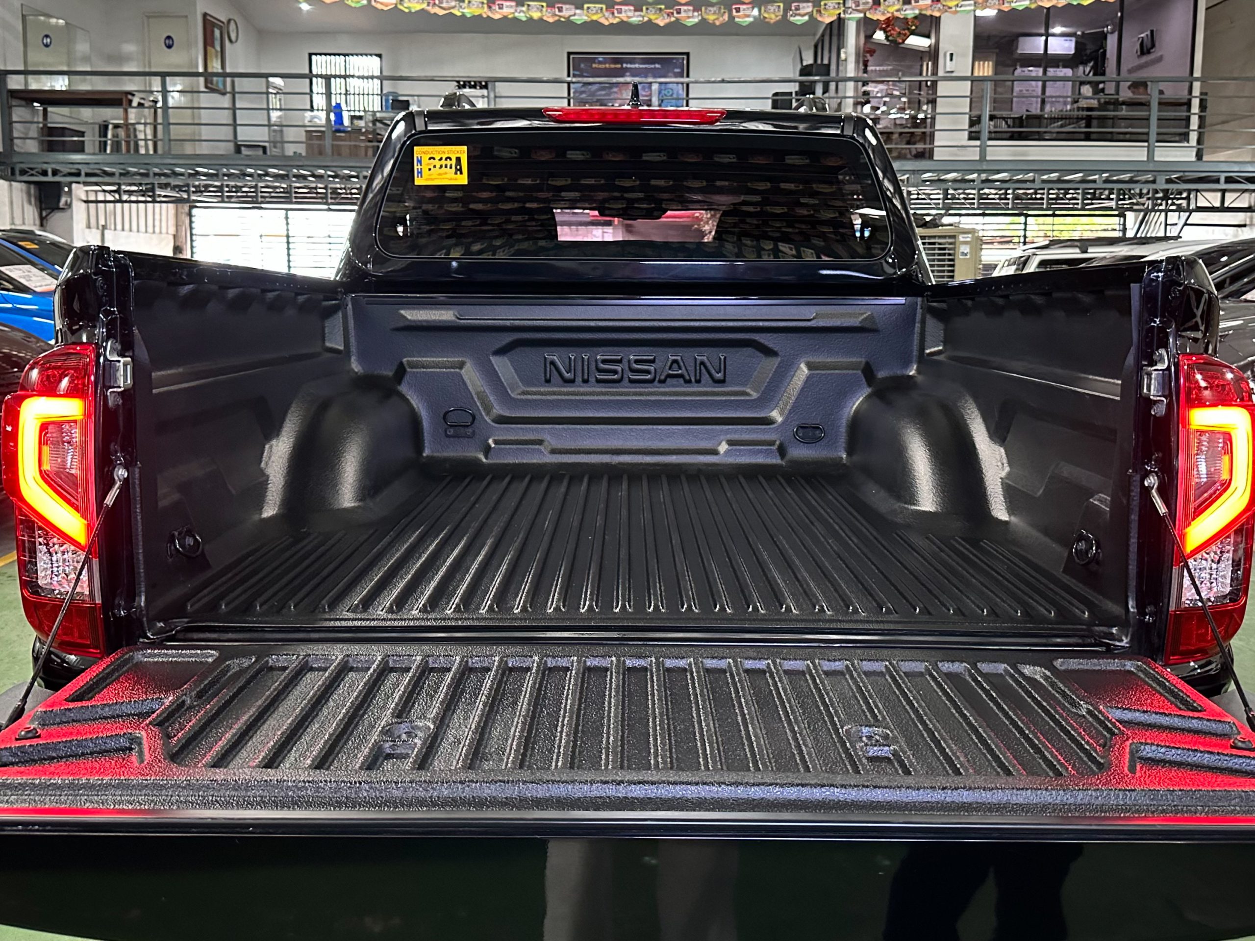 2025 Nissan Navara Pro 4X 4X4 2.5L Diesel A/T - Image 15