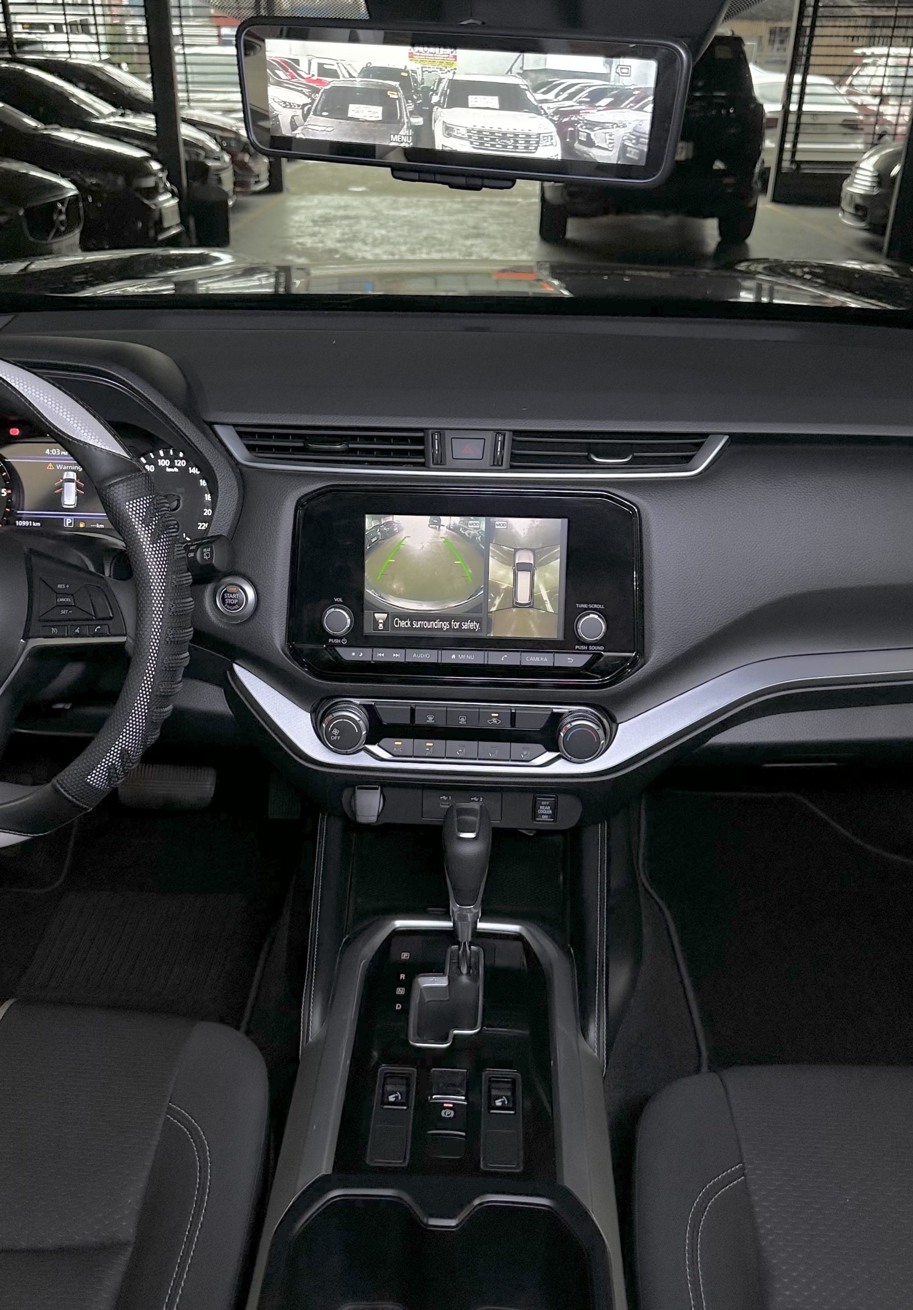 2024 Nissan Terra VE 2.5L Diesel A/T - Image 18