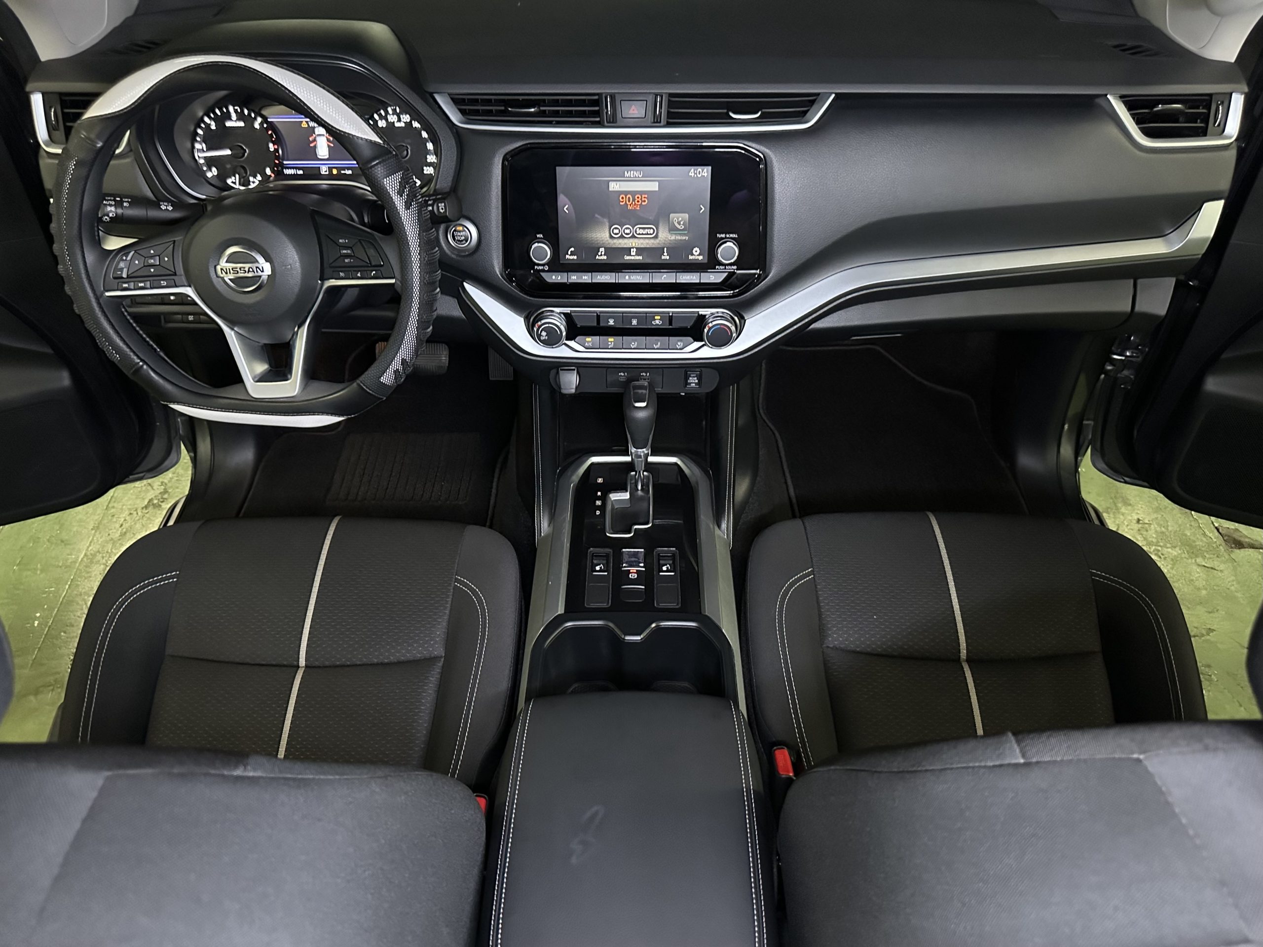 2024 Nissan Terra VE 2.5L Diesel A/T - Image 20