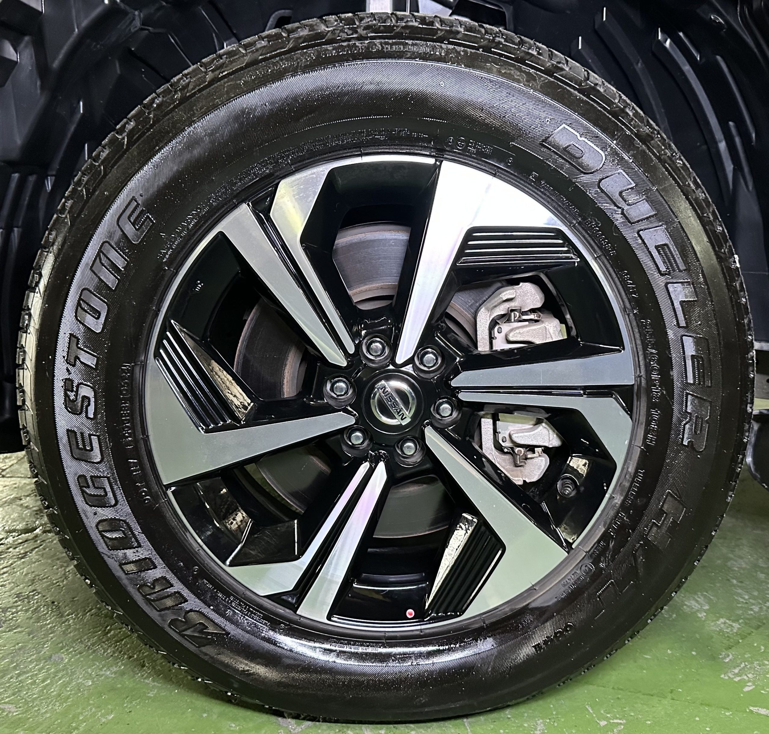 2024 Nissan Terra VE 2.5L Diesel A/T - Image 23