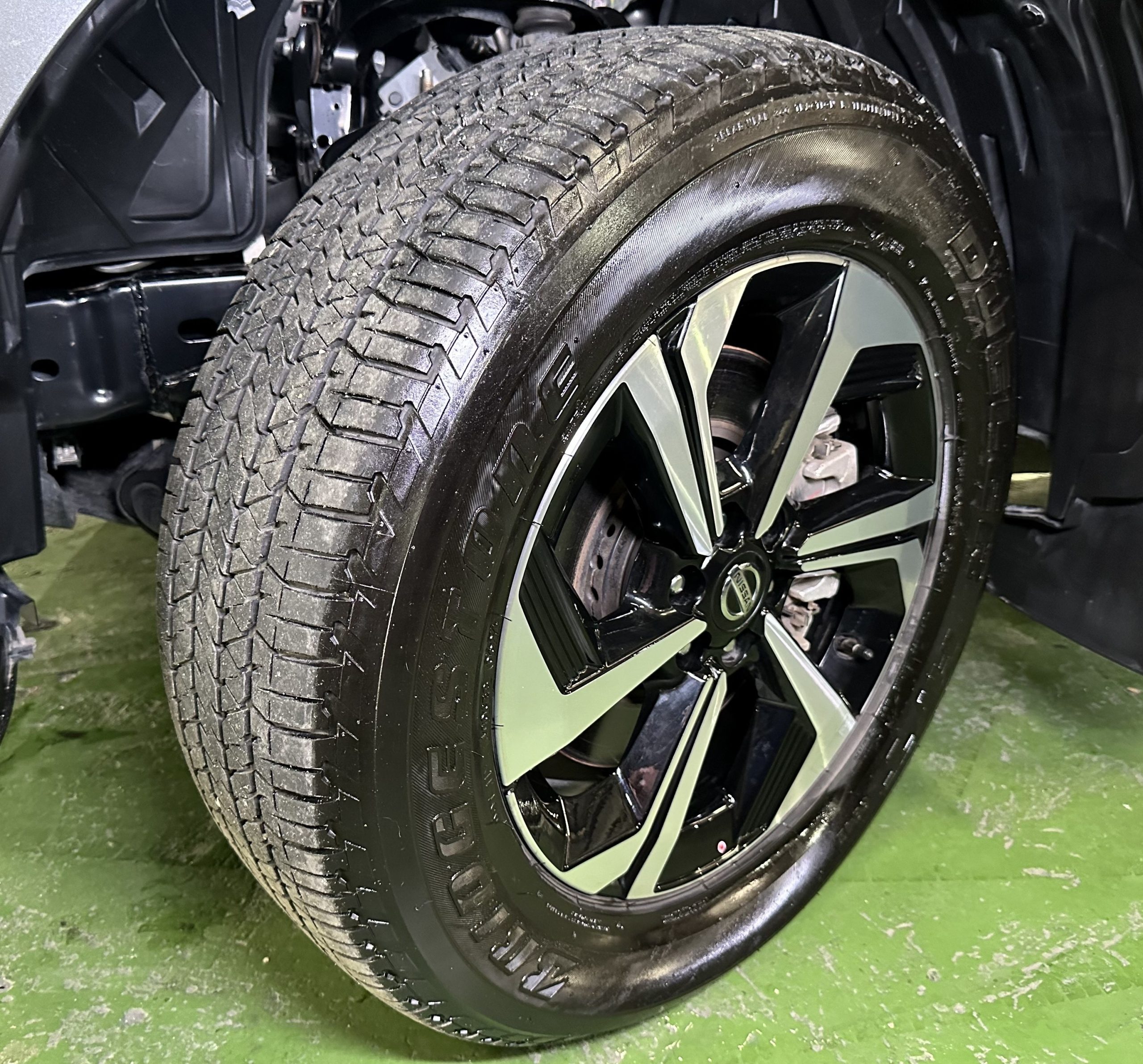 2024 Nissan Terra VE 2.5L Diesel A/T - Image 24