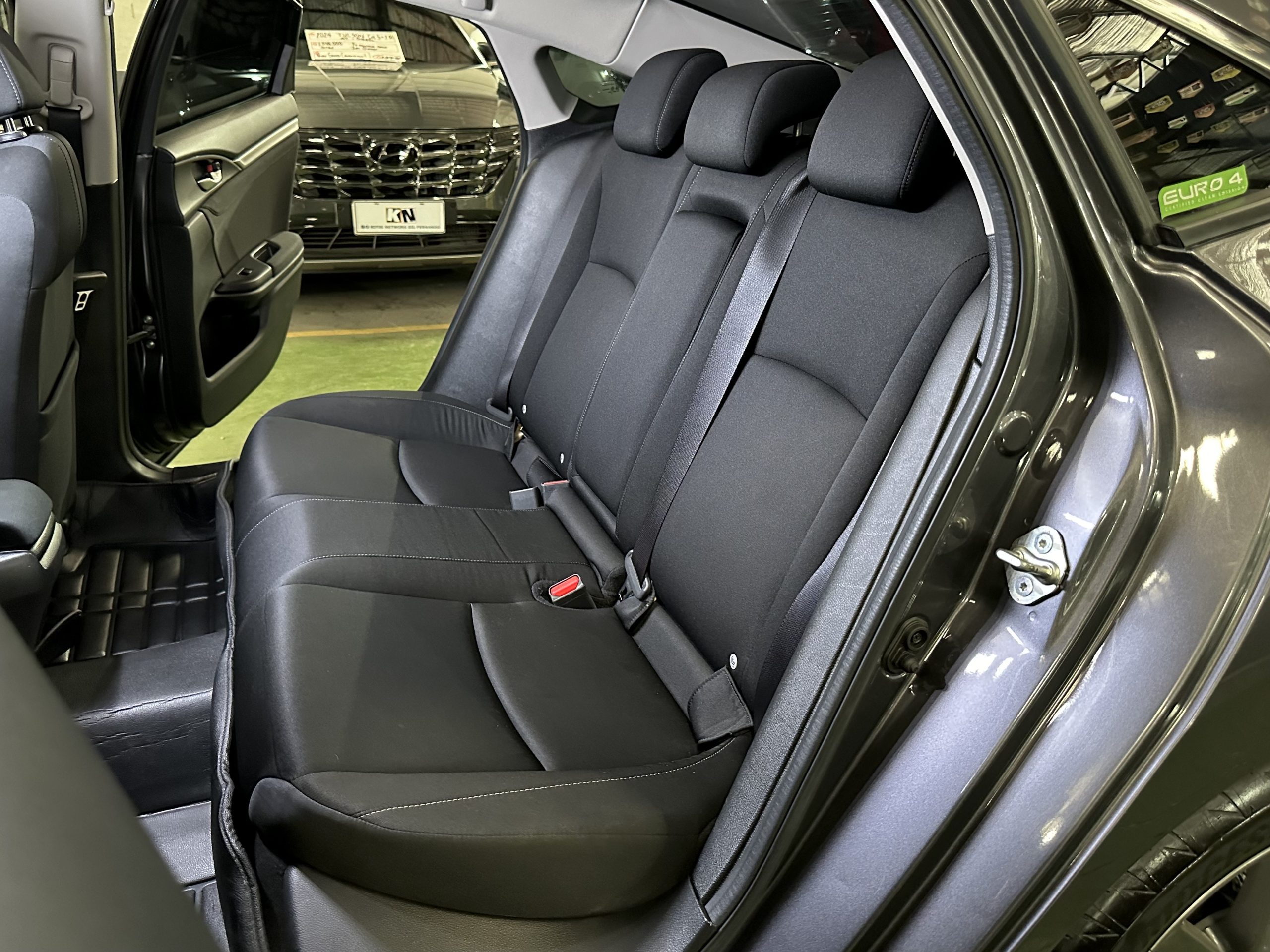 2019 Honda Civic 1.8E Gasoline A/T - Image 12