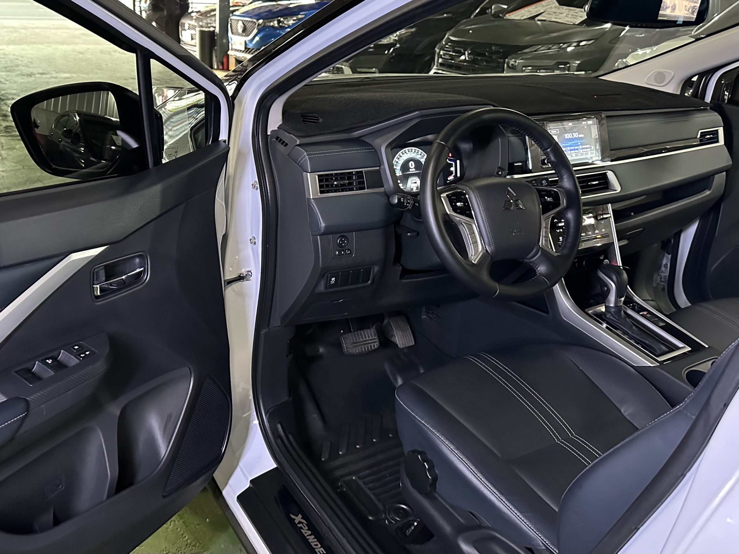 2024 Mitsubishi Xpander Cross A/T 1.5L Gas A/T - Image 11