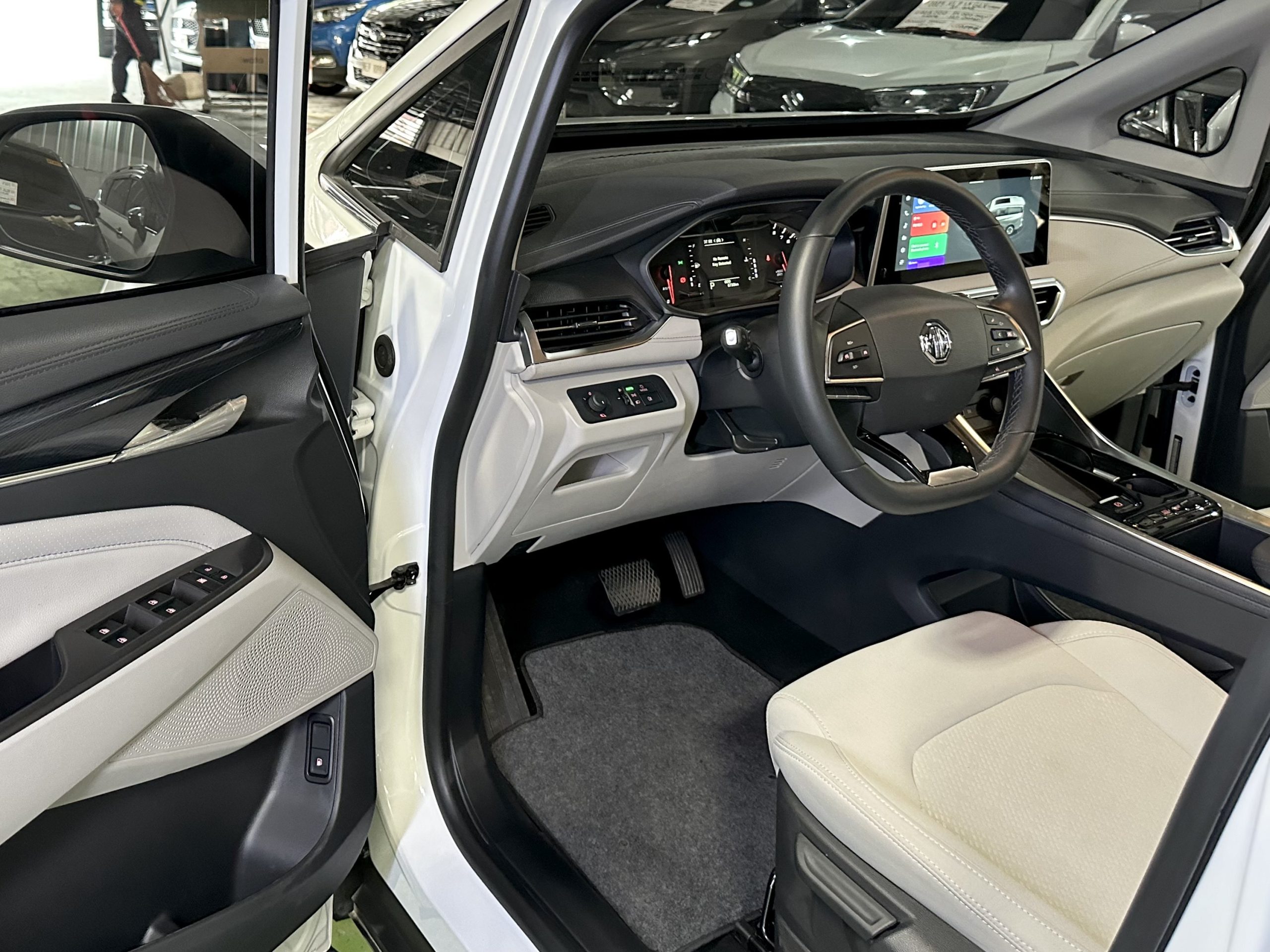 2024 MG G50 Plus Com 1.5T A/T - Image 10