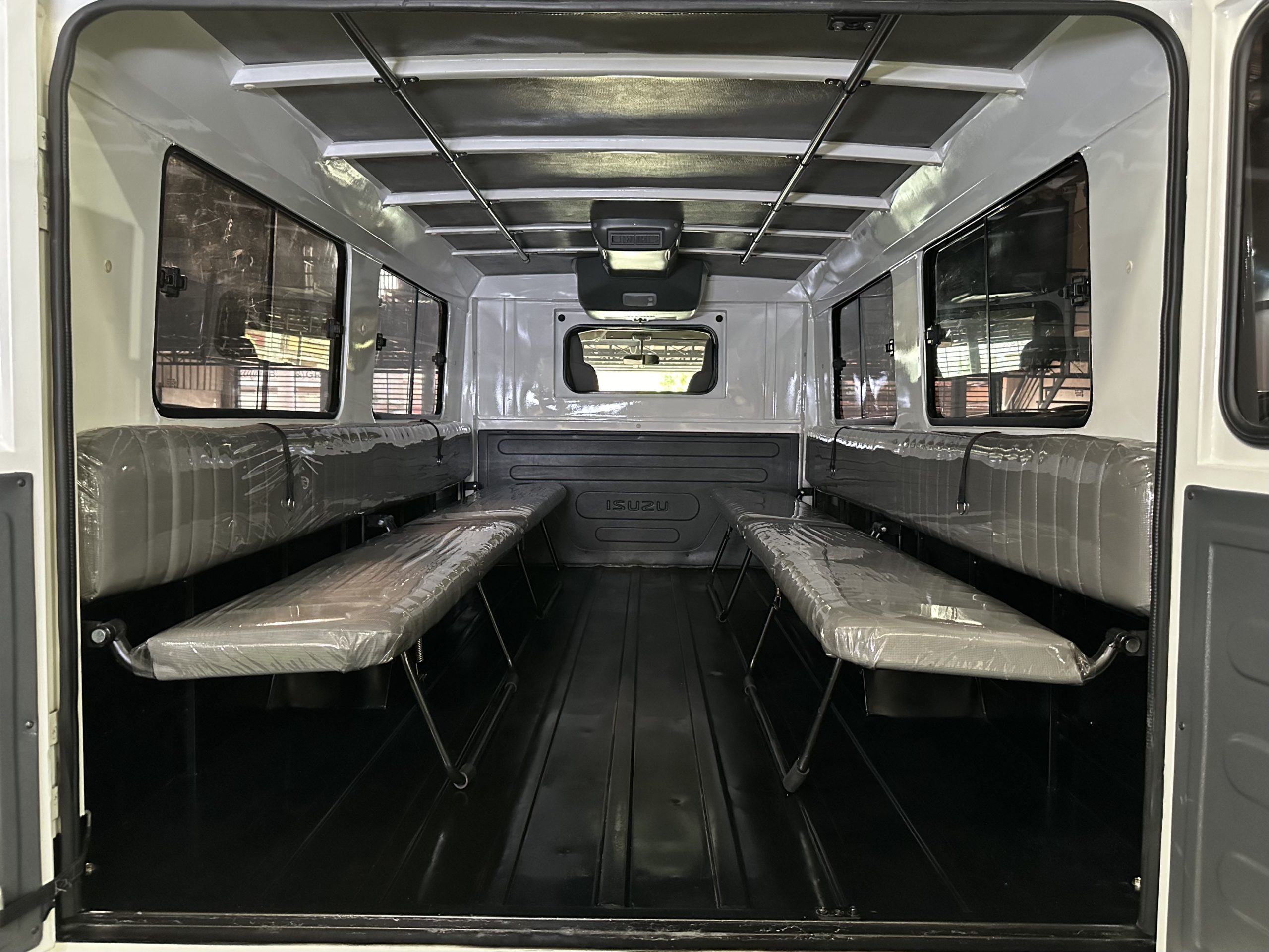 2025 Isuzu Traviz Utility Van 2.5L (Dual Aircon) M/T Diesel - Image 12