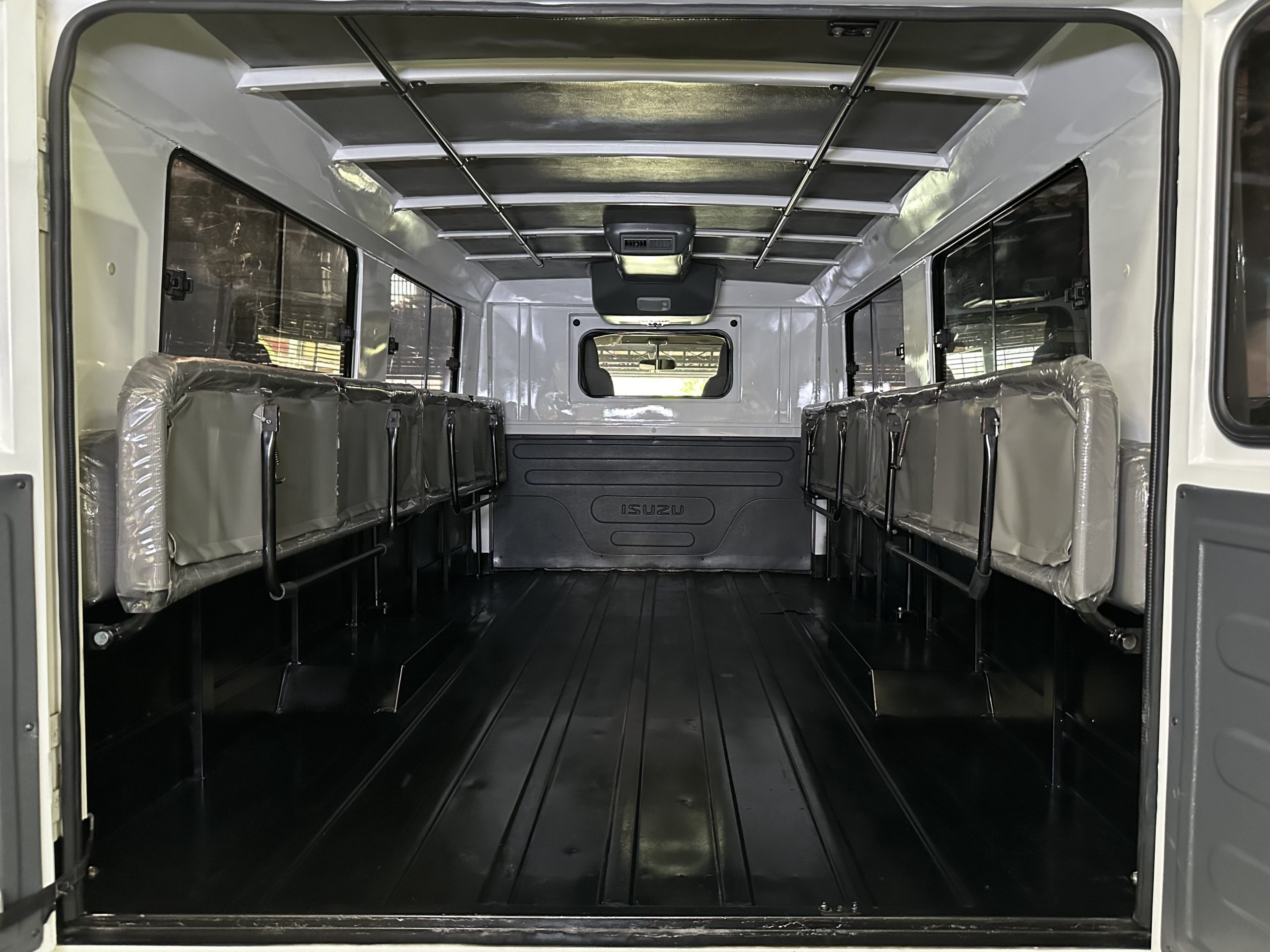 2025 Isuzu Traviz Utility Van 2.5L (Dual Aircon) M/T Diesel - Image 13