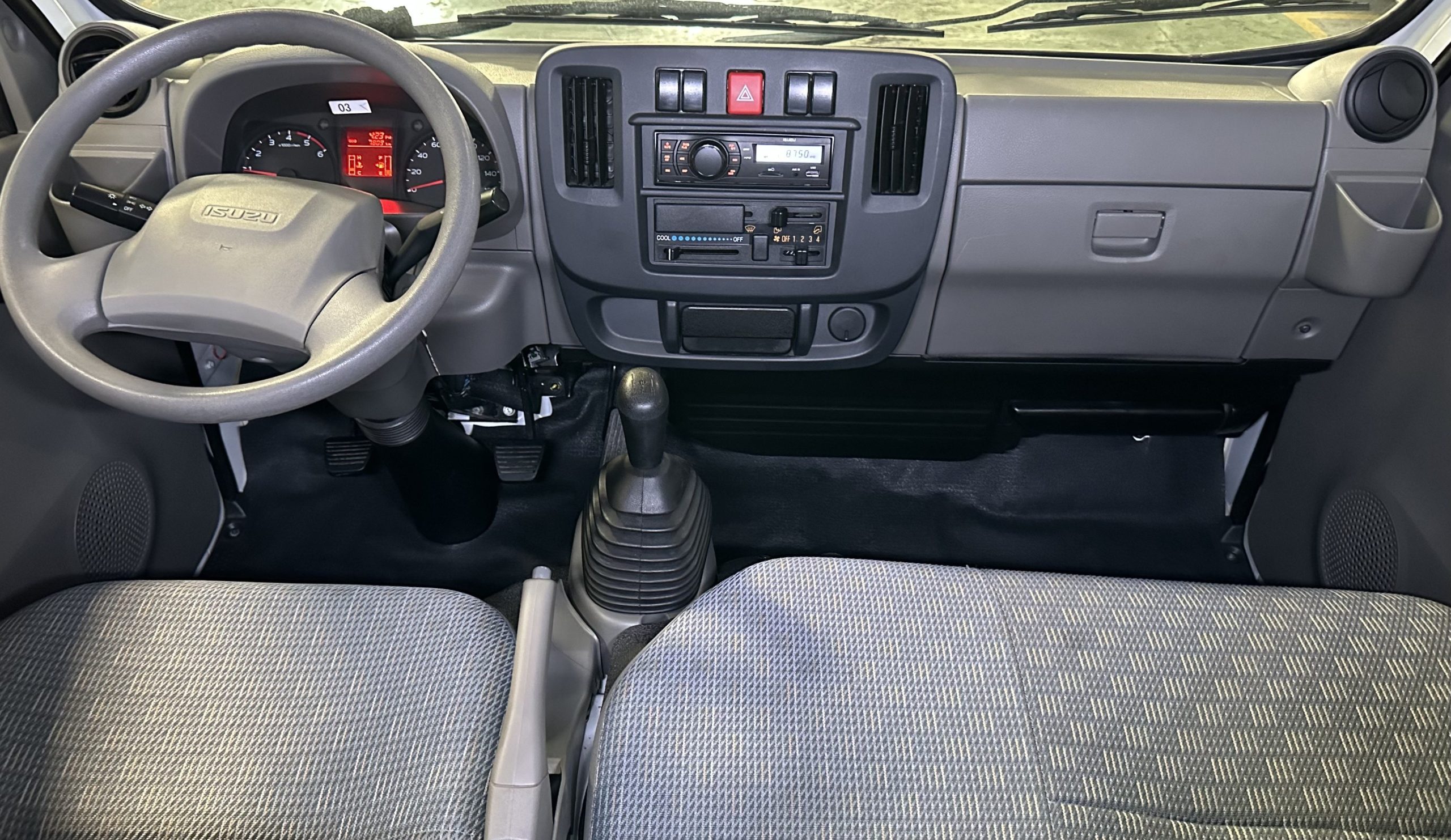 2025 Isuzu Traviz Utility Van 2.5L (Dual Aircon) M/T Diesel - Image 15