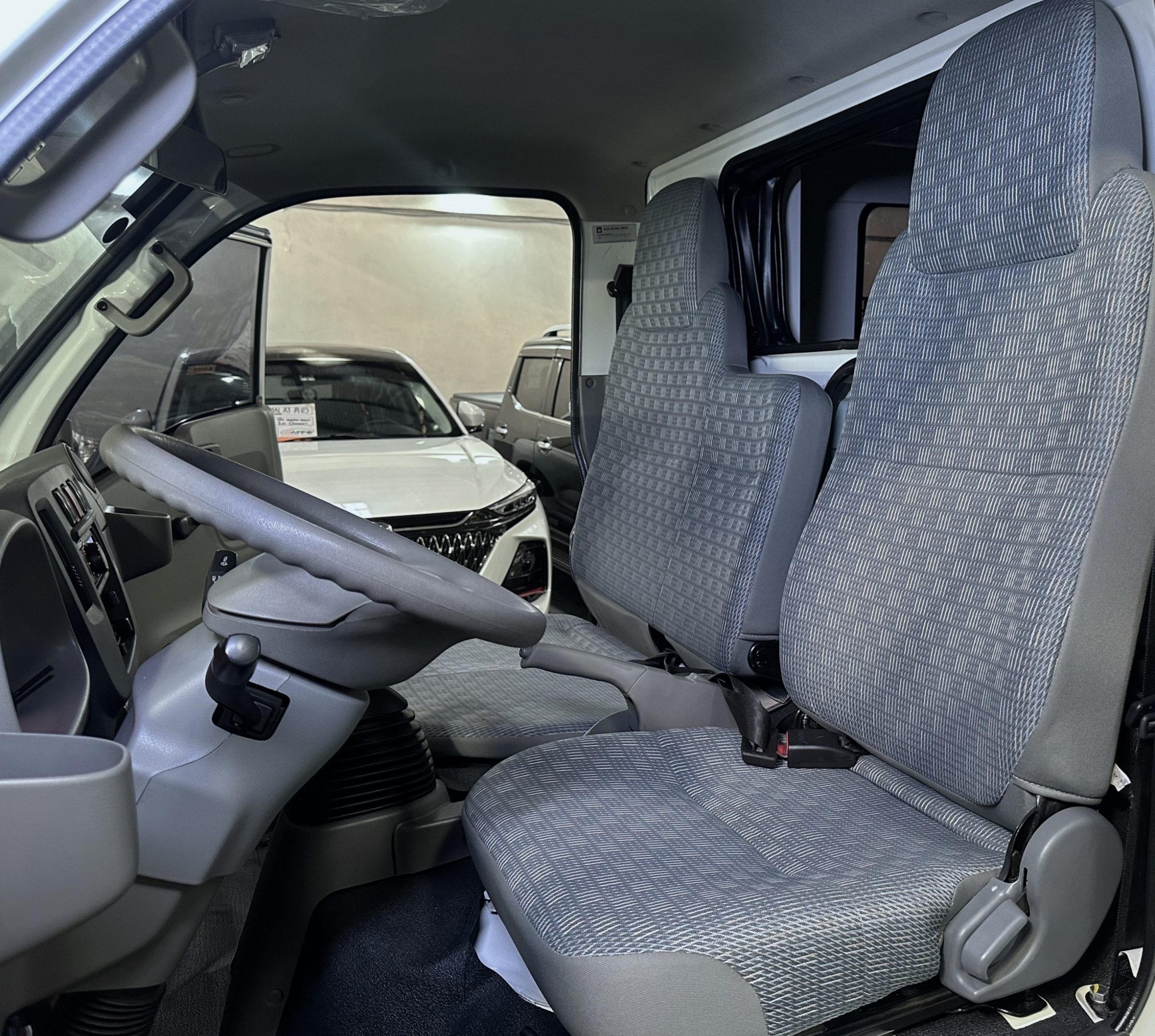 2025 Isuzu Traviz Utility Van 2.5L (Dual Aircon) M/T Diesel - Image 10