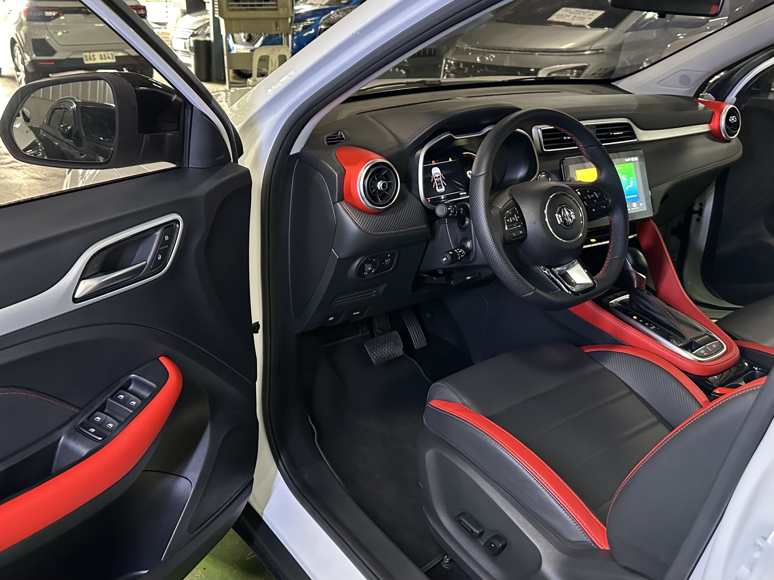 2025 MG ZS MCE LUX CVT - Image 11