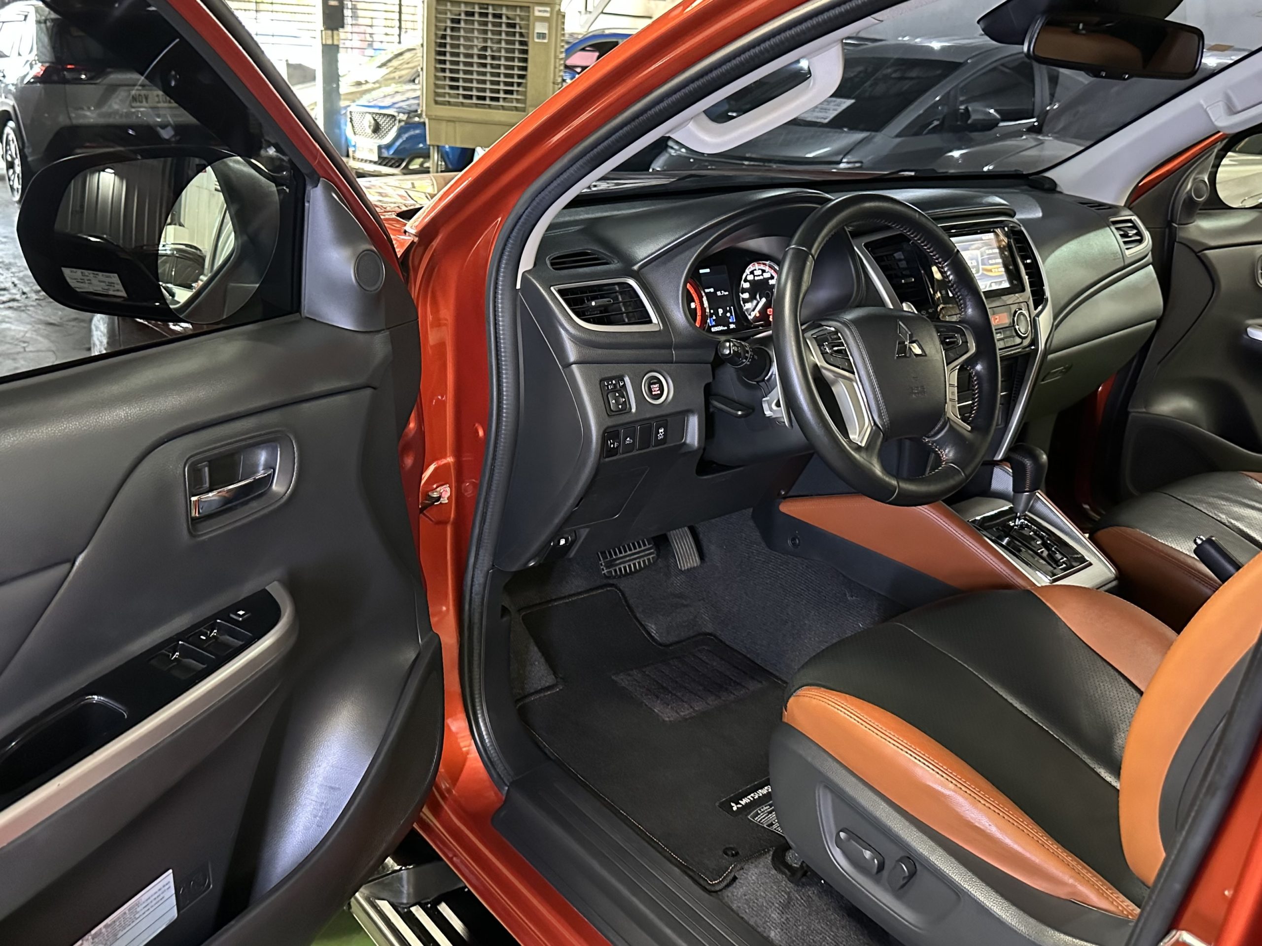 2020 Mitsubishi Strada Athlete 4x4 AT - Image 11