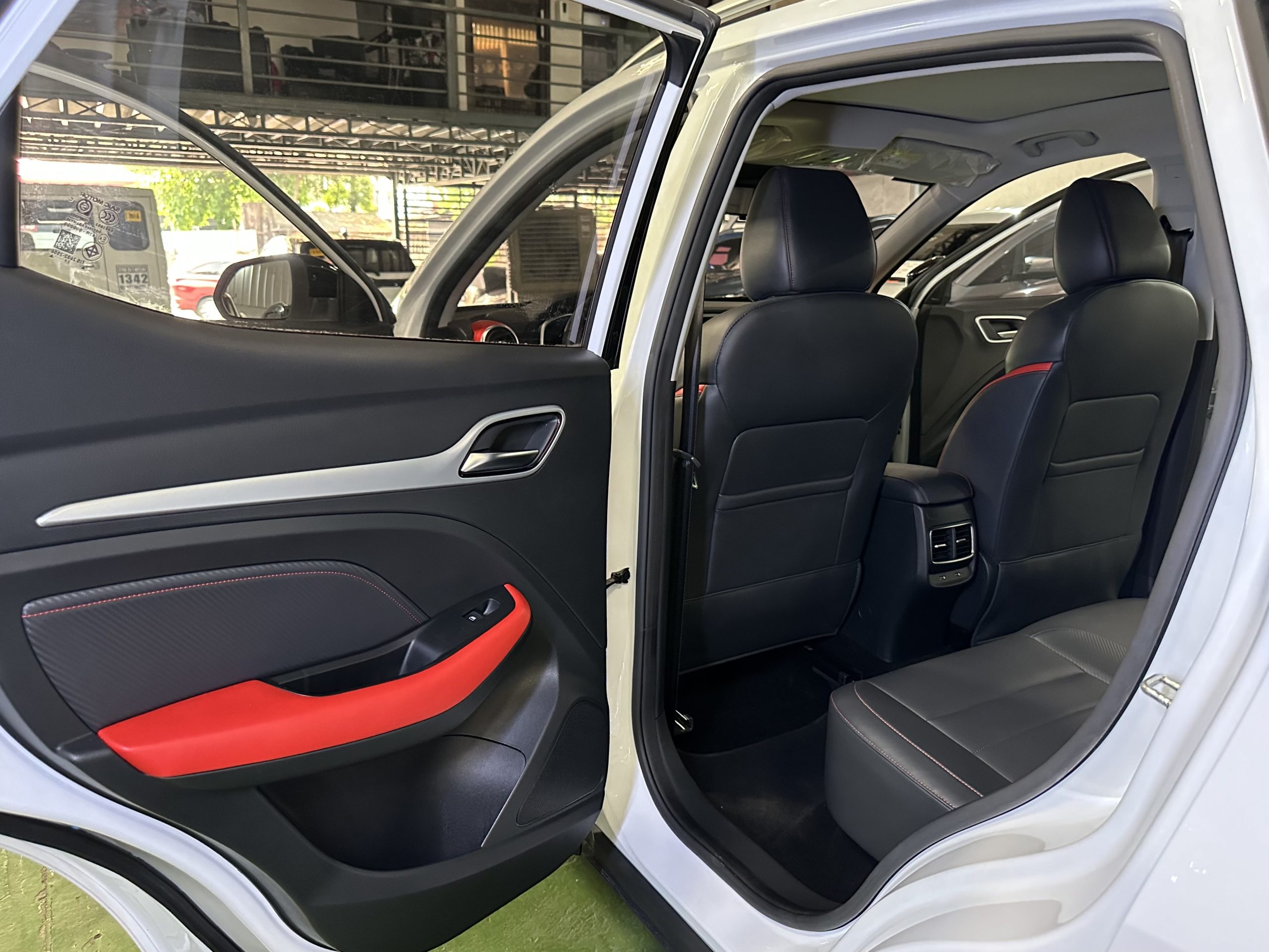 2025 MG ZS MCE LUX CVT - Image 13