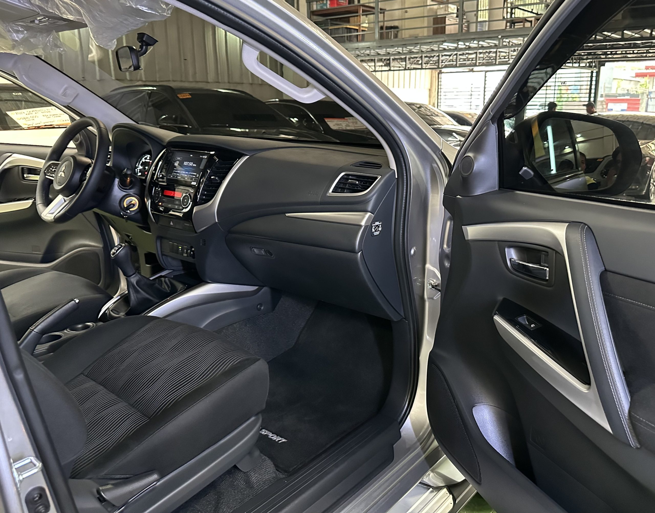 2025 Mitsubishi Montero Sport GLX 2.4L M/T (Face-lifted) - Image 15