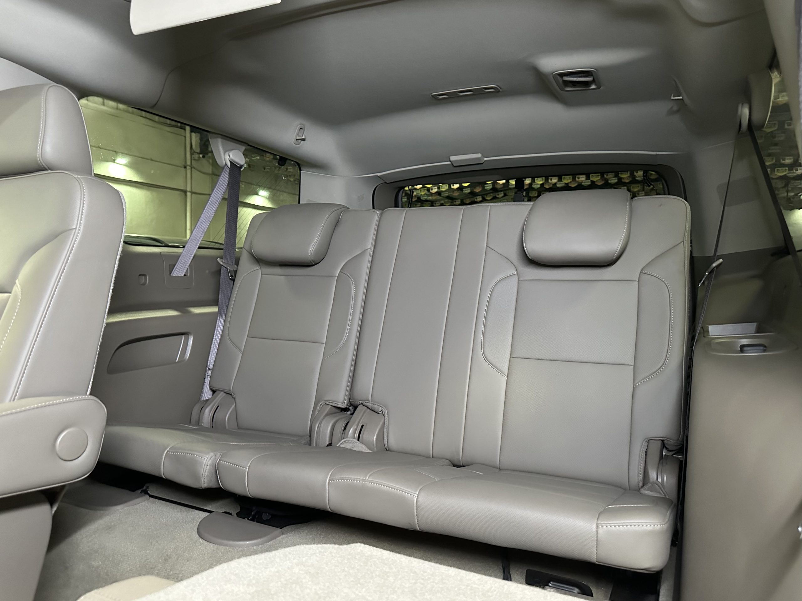 2019 Chevrolet Suburban Premier 5.3L V8 AWD A/T - Image 13