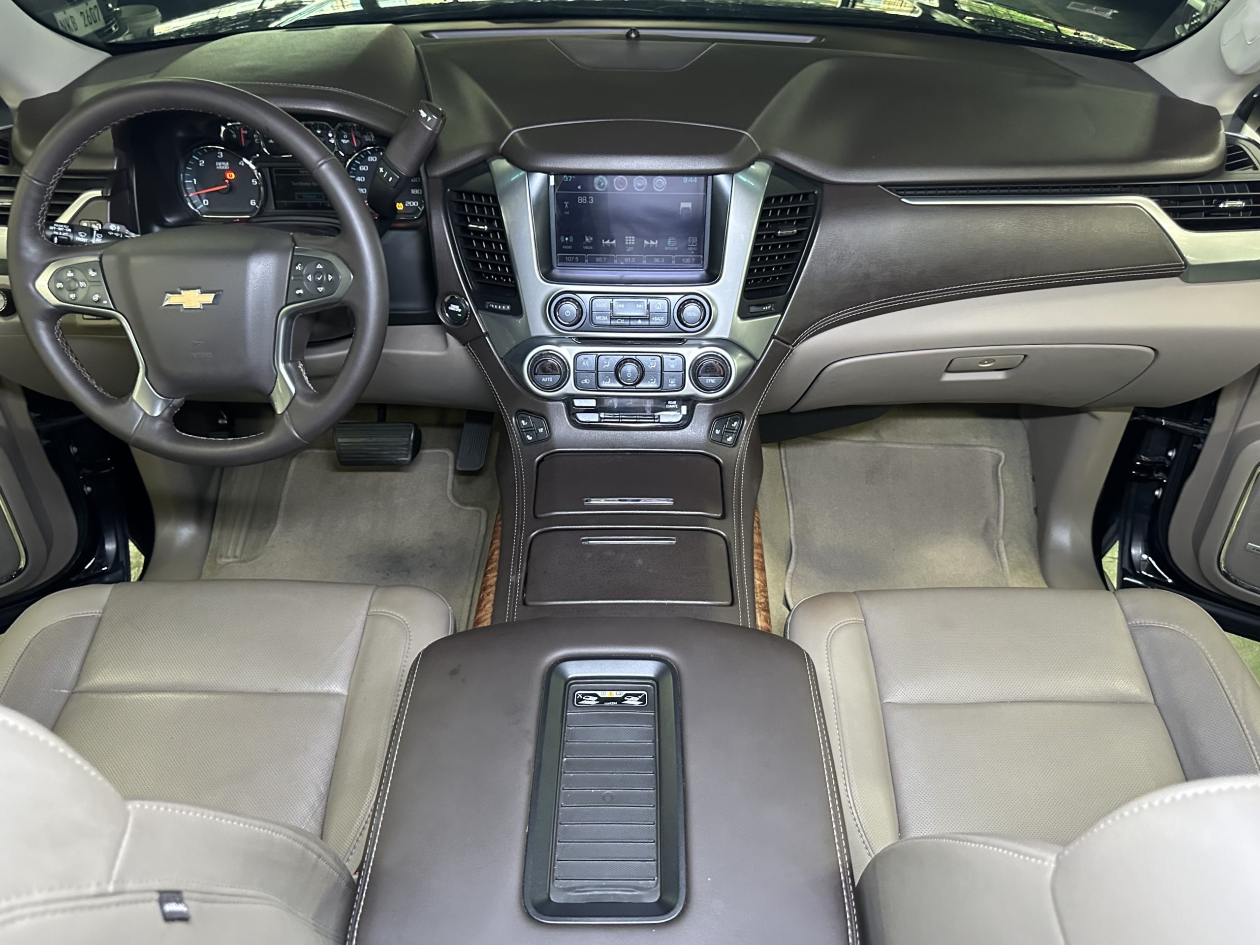 2019 Chevrolet Suburban Premier 5.3L V8 AWD A/T - Image 21