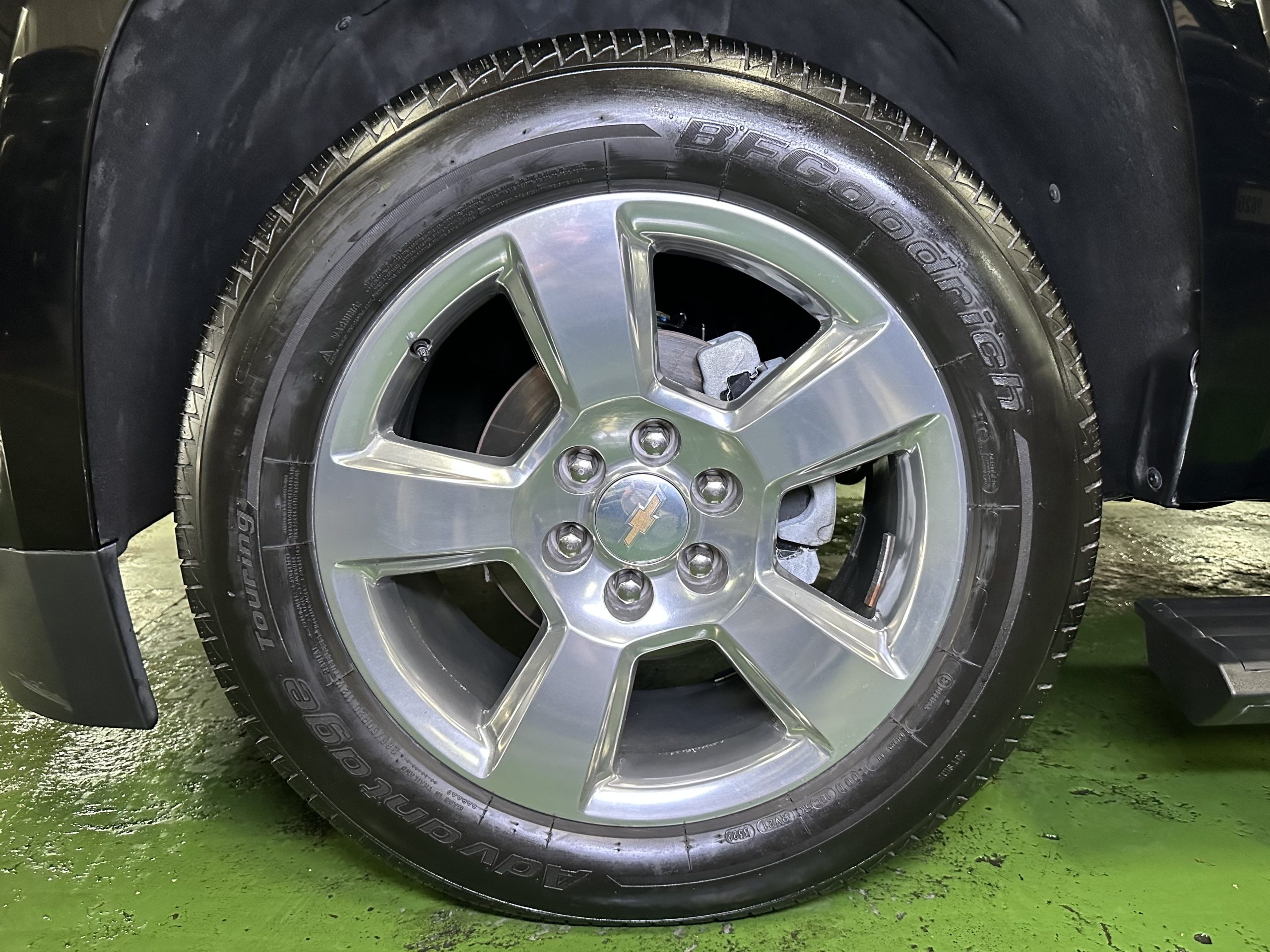 2019 Chevrolet Suburban Premier 5.3L V8 AWD A/T - Image 24