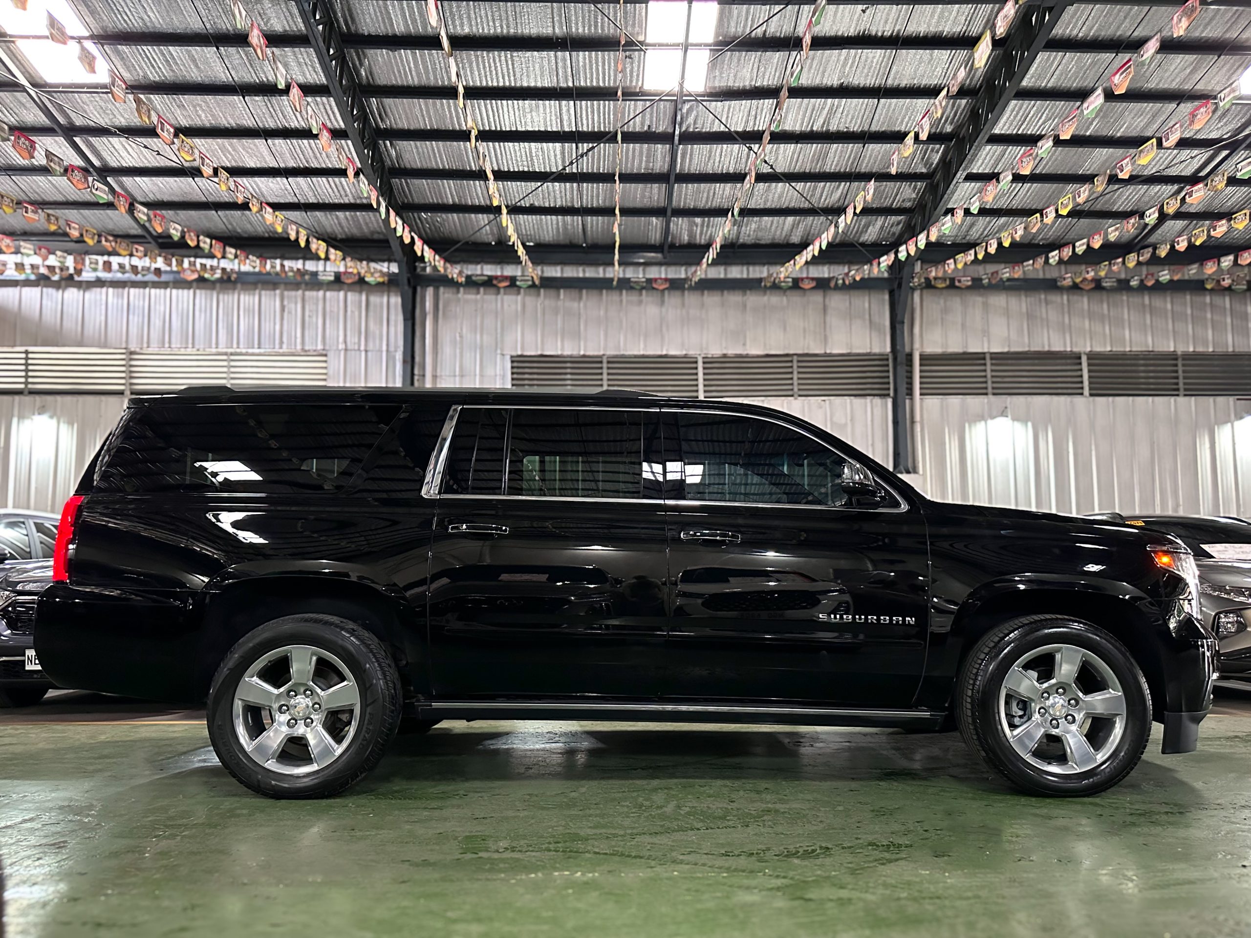 2019 Chevrolet Suburban Premier 5.3L V8 AWD A/T - Image 9